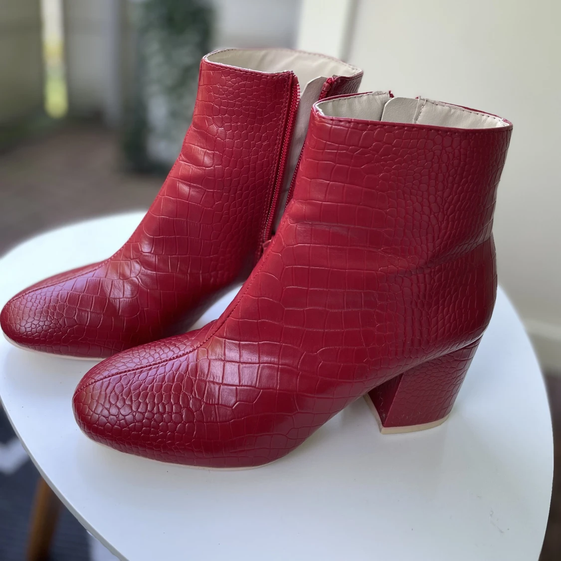 Röda boots stl 36 - 90