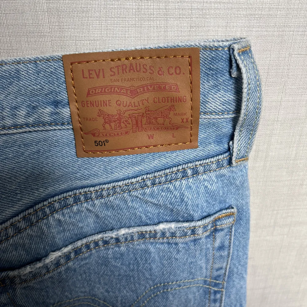 Levis 501 jeans. Oanvända så helt i nyskick. ❤️. Jeans & Byxor.