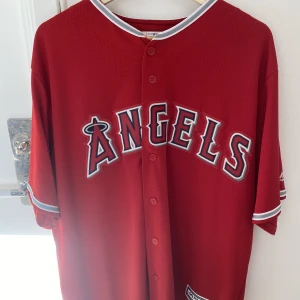 Baseball Jersey - Röd jersey för sommar, perfekt skicka.