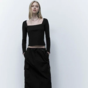 Zara - Suger snygg zara tröja, aldrig använt bara testat. 