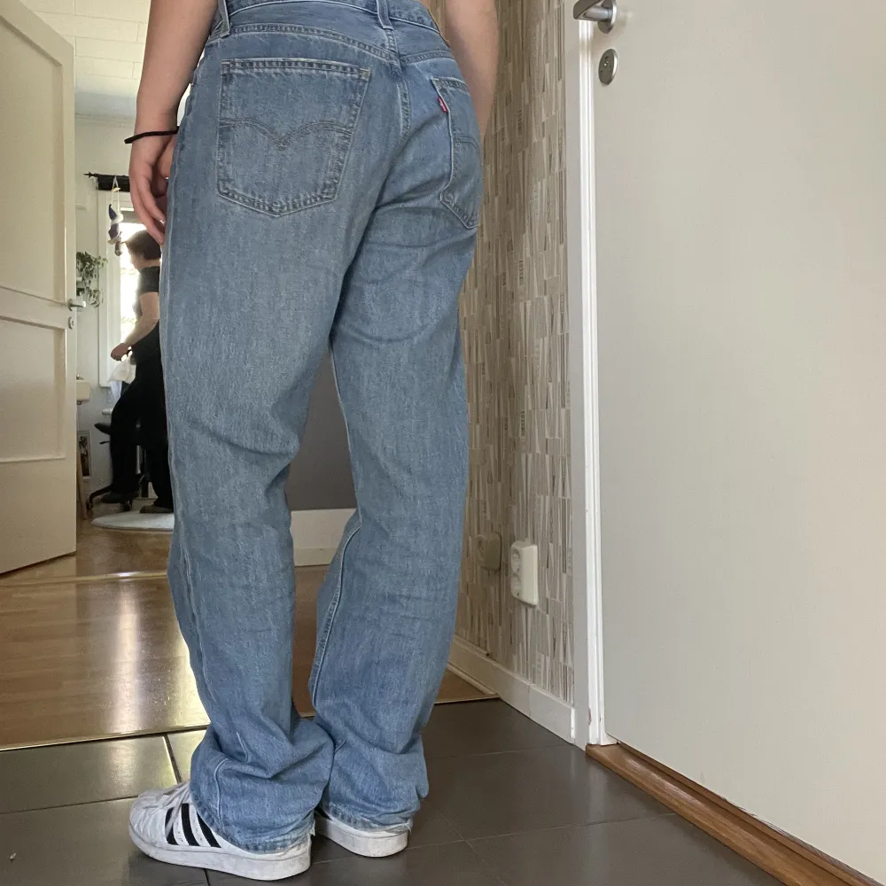 Snygga jeans från Levis i modellen low pro straight och strl 28💗. Jeans & Byxor.