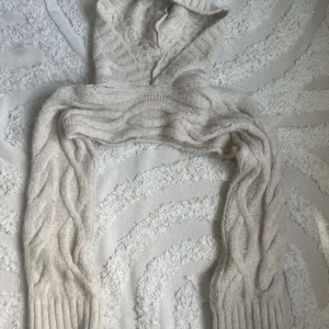 ”Ärmar” från Zara - Jättefina ärmar från zara med luva