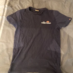 Ellesse T shirt  - Fint skick