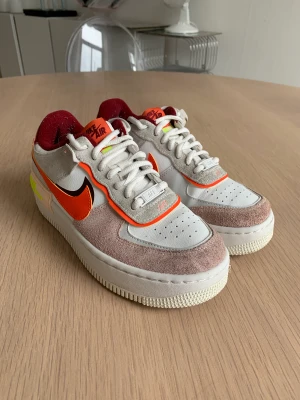 NIKE Airforce 1 - Storlek 37 1/3
