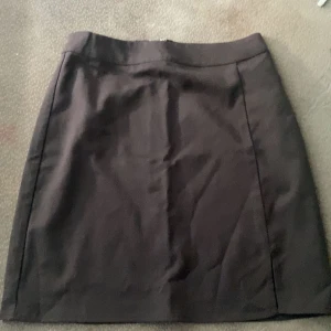 Brun tight kjol - Har använts en gång!