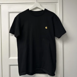 carhartt tshirt - super clean tshirt från carhartt i nyskick, storlek XS men sitter mer som en S