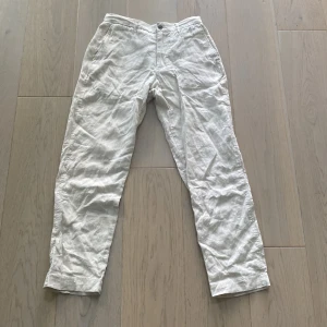 Linnebyxa  - Använda en gång. Tvättade en gång. Säljer för att dem är försmå 