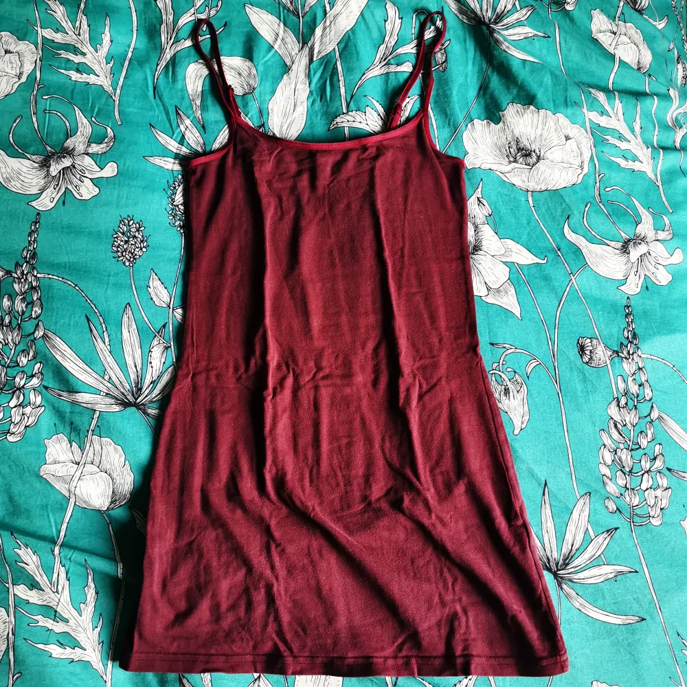 Sleeveless t-shirt from Divided H&M size XS. Used but in very good condition . T-shirts.