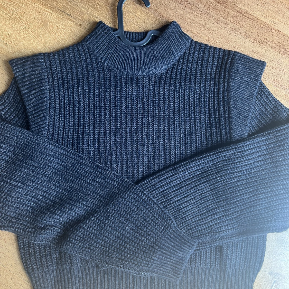 Svart stickad tröja - 90