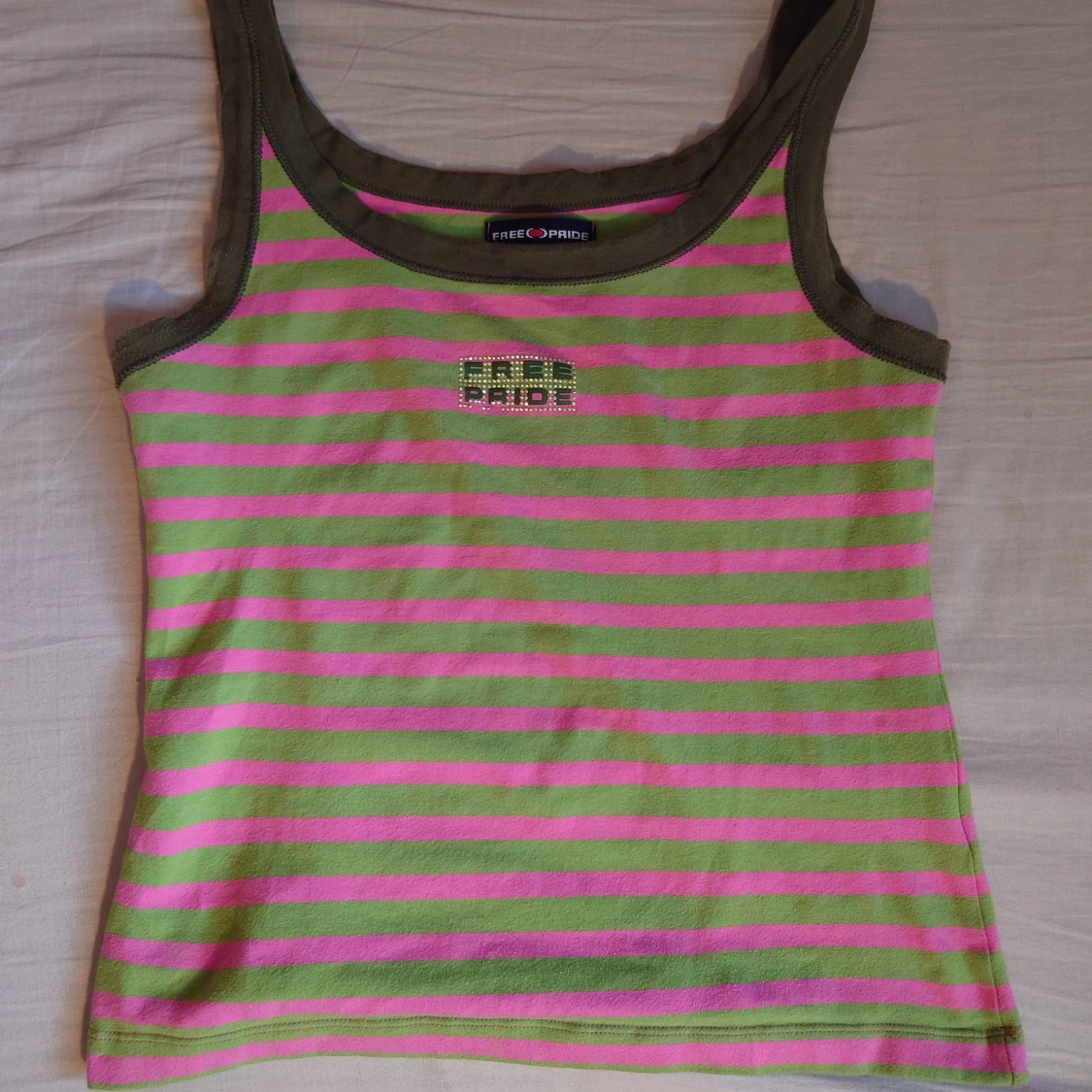 Grönt och rosa randigt linne - 90