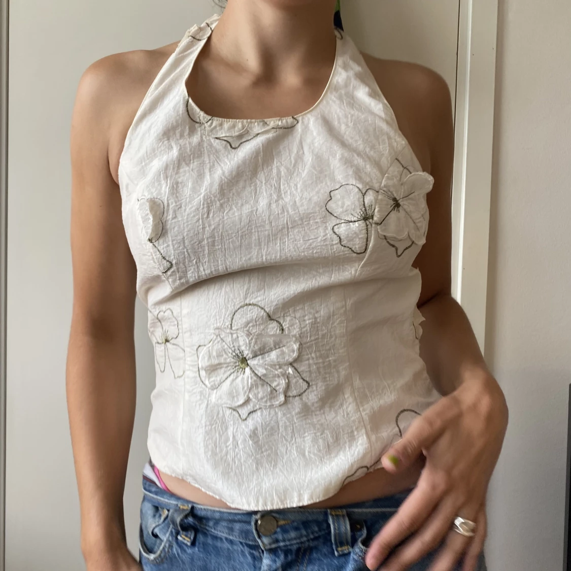 Halterneck blommigt linne