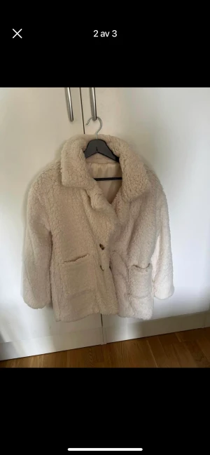 Jacka  - Helt oanvänd jacka 150kr 