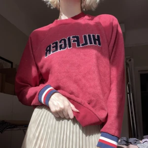 Tommy Hilfiger långärmad - Jätte mjuk och skön på! Sparsamt använd utan några tecken på användning! 