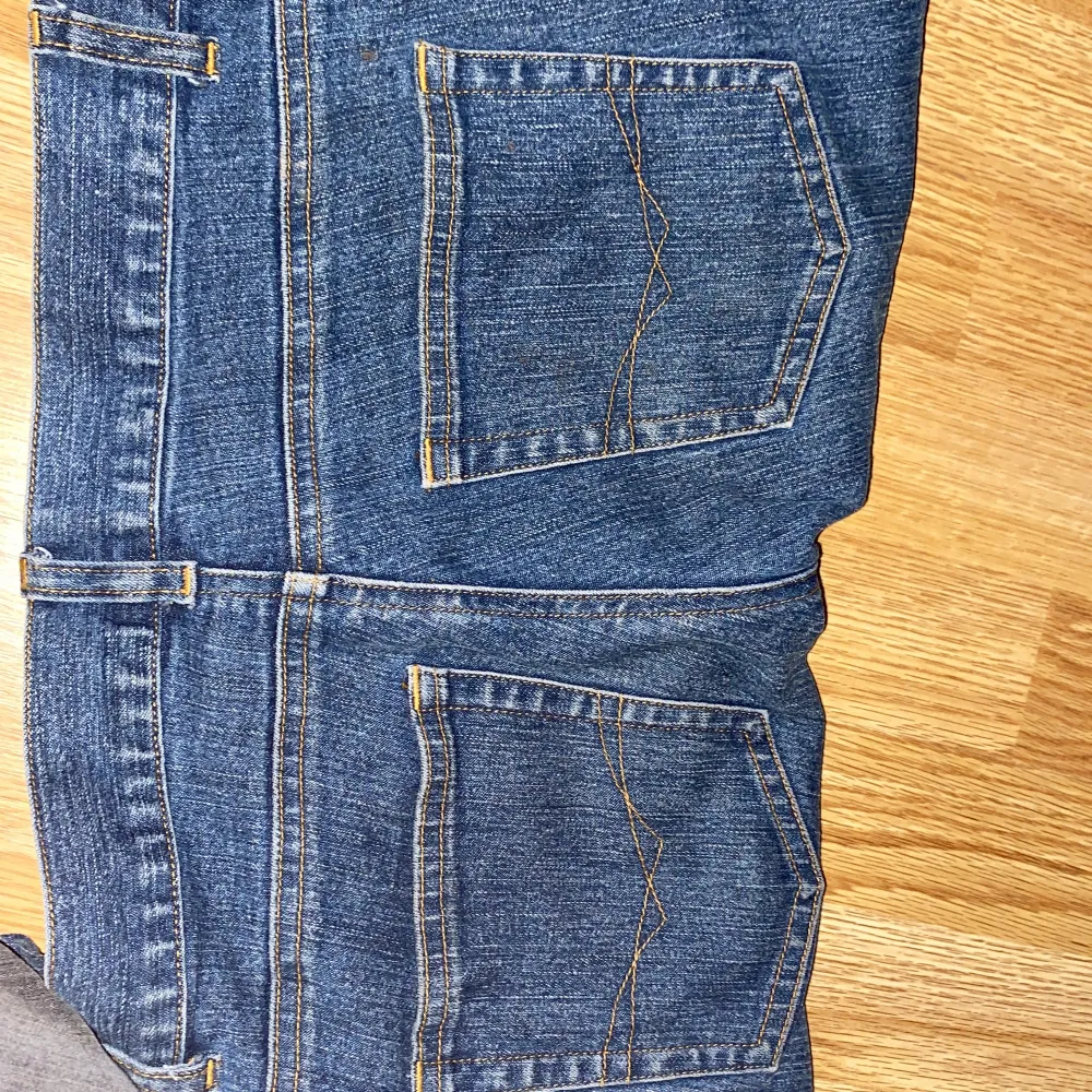 Jätte fina jeans storlek 158-164 passar mig men kommer bara inte till användning ❤️ använda 2 gånger ❤️. Jeans & Byxor.