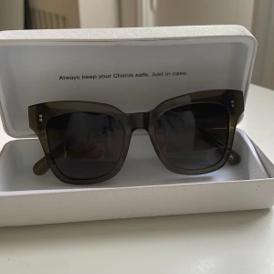 Super snygga Chimi glasögon  - Hej, säljer super snygga Chimi glasögon i grön!! Nästan aldrig använda. Skriv vid intresse så diskuterar vi pris!