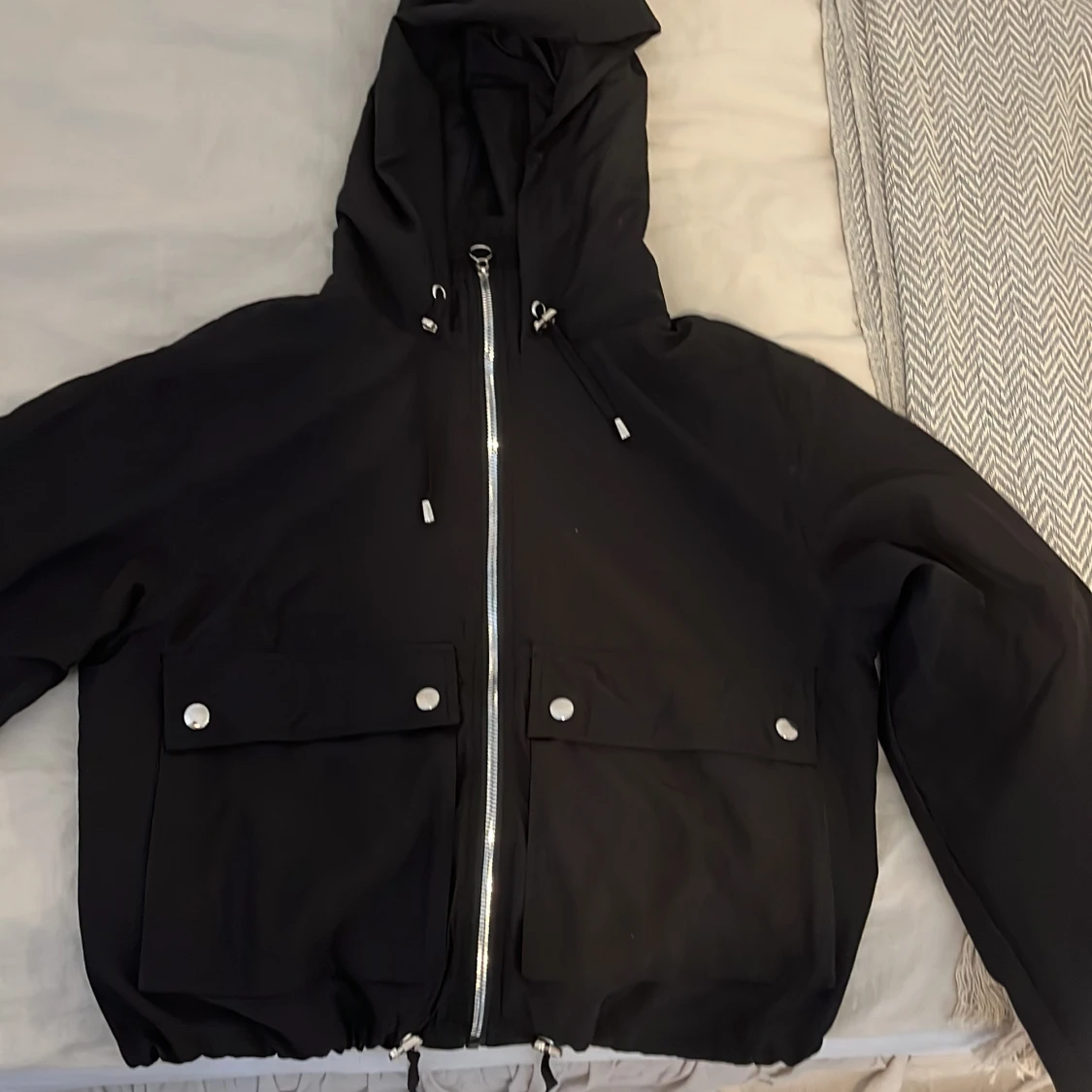 Tunn svart jacka - 90