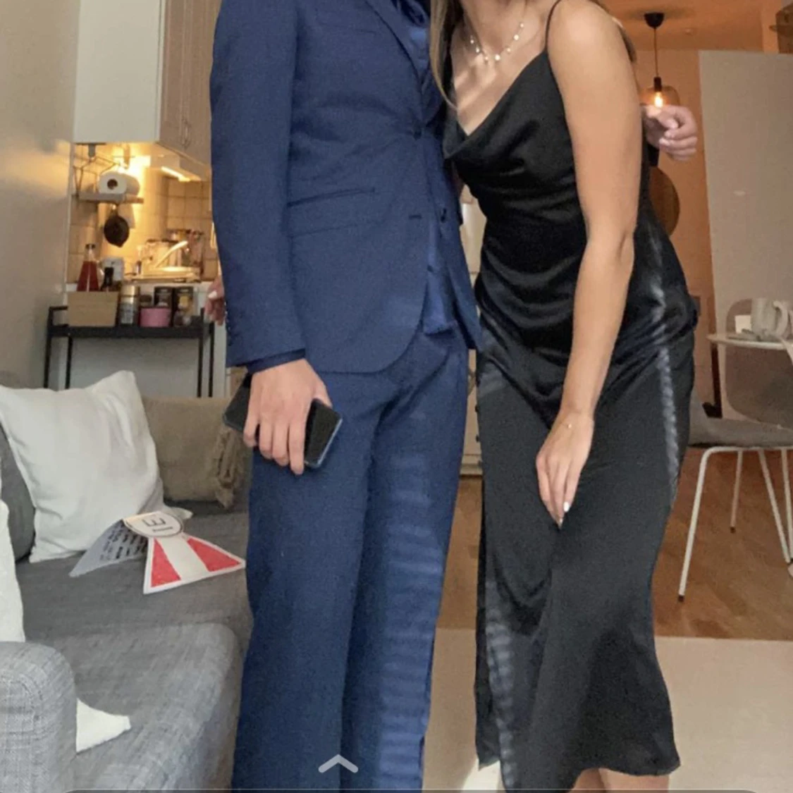 Svart satinklänning - 90