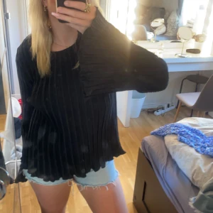 Tröja  - Säljer denna extremt lite finare tröjan så den ej används❣️