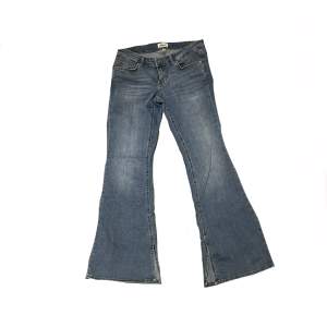 Jätte fina jeans från ONLY, säljer då dem är lite för stora :( nyskick!  