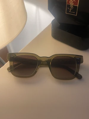 Chimis - Säljer dessa chimis som kommit till användning Max 2 gånger alltså väldigt bra skick!! Storlek 04 i färgen green