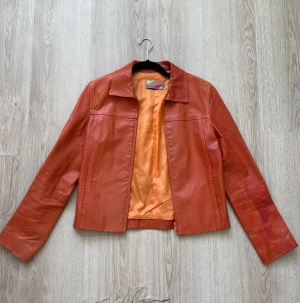 Retro skinnjacka - Damjacka retro, bra skick, orange