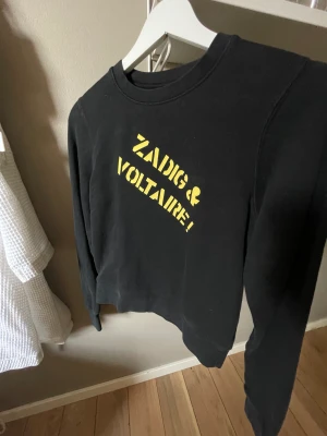 Zadig tröja - Säljer denna as coola Zadig tröjan. Original pris 1200kr, säljer för 400kr❤️‍🔥