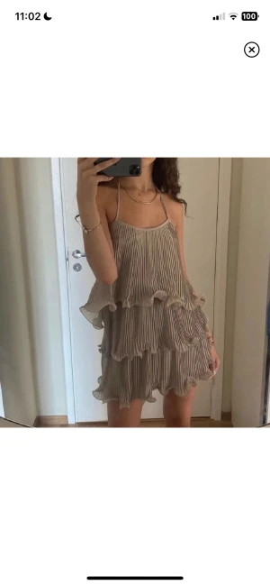Volangklänning - Som ny❤️❤️
