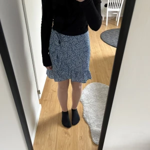 Shein kjol blå XS - Dragkedja bak så den sitter skit bra! Nyskick strl Xs 