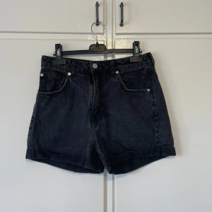 Jeans shorts  - Jeans shorts från hm i storlek 38. 50 kr + frakt 🥰