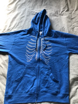 rhinestone hoodie - Använd typ 2 gånger  10/10 skick