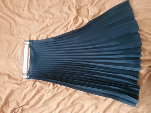 Pleated Skirt - Worn 2 times  XS  Great condition 