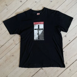 Supreme tee - Supreme ”Loved by the children” tee