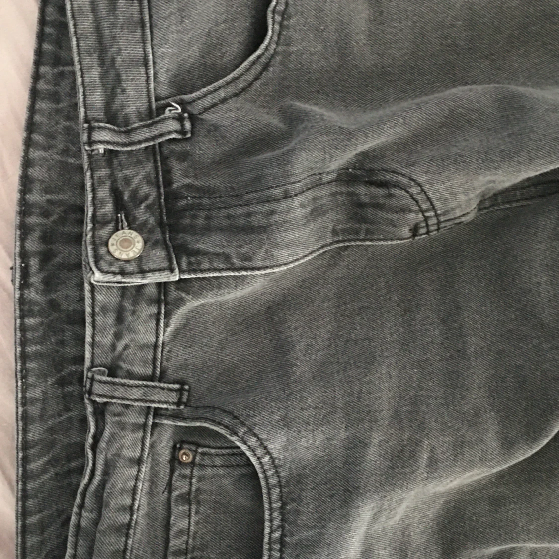 Gråa ripped jeans - 91