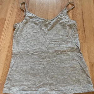 Tight linne - Skriv om du är intresserad så kan vi diskutera pris, frakt och så vidare😊 Bara att skriva om du vill ha fler bilder