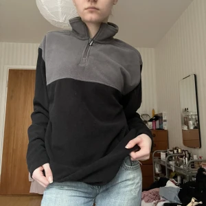 Fleece tröja  - Aldrig änvänd 