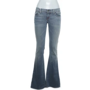 Rock&Republic jeans - Säljer minutersjukt fina rock&republic jeans då dom har blivit förstora i midjan på mig. . De är även i perfekt skick❤️ pris kan alltid diskuteras❤️