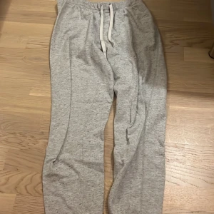 Byxor - Säljer i bra skick. Jätte sköna.