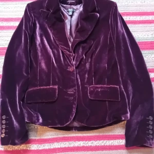 Velvet kavaj  - Begagnade som ny, en kavaj i vinrött från Cubus.