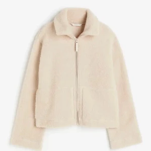 Teddy jacka  - säljer nu min fina teddy jacka, köptes på HM för en månad sen. Använt några få gånger. Pris kan diskuteras 💕