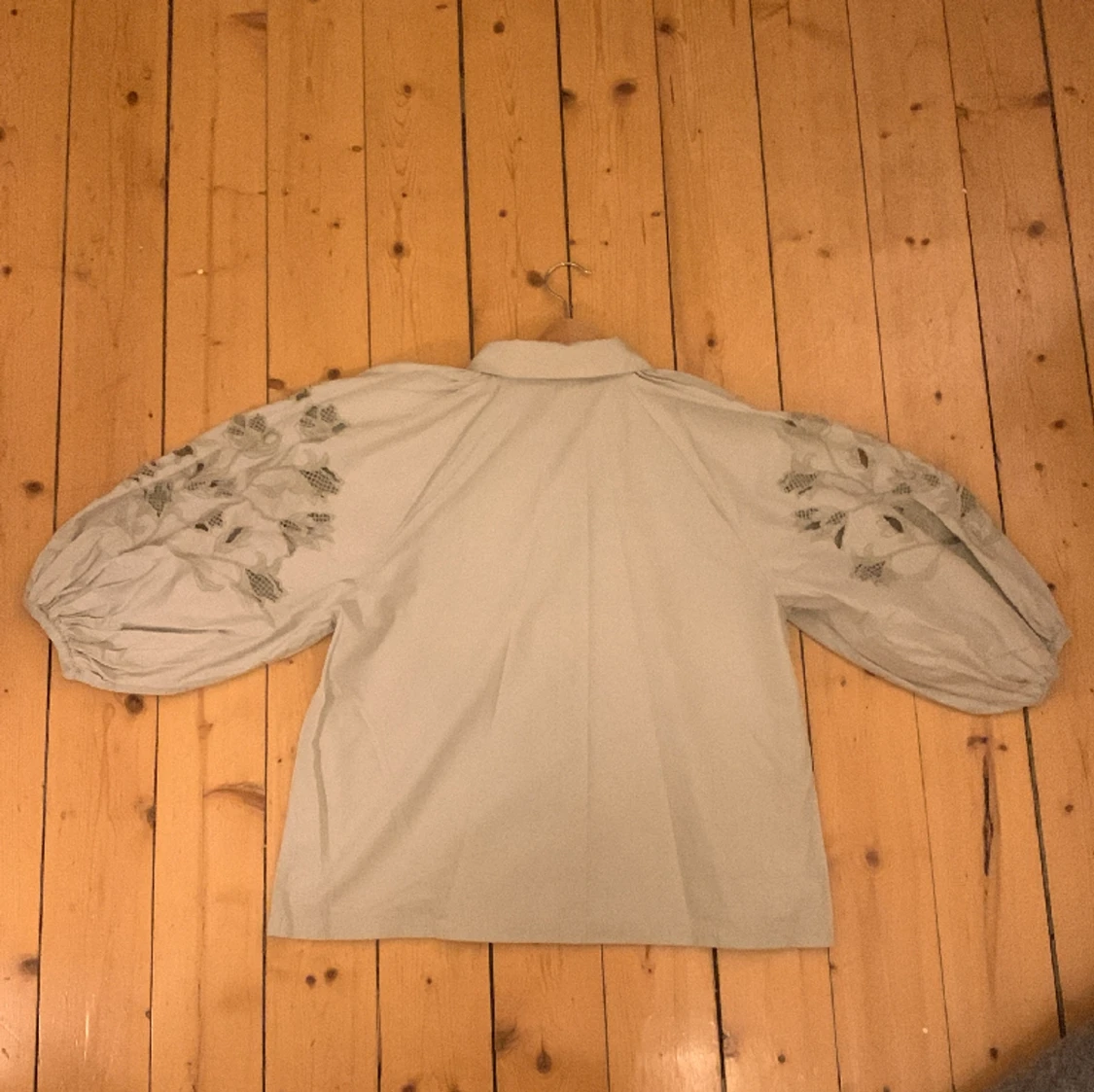 Embroidery Blouse: Sage Green - 91