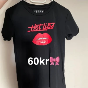 STAY T-shirt med tryck - Cool STAY t-shirt med tryck! 🤩Aldrig använd!