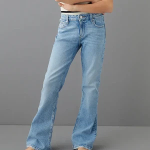 Bootcut jeans Lågmidajde - Aldrig använda, från Gina tricot!