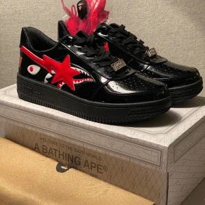 BAPE BLACK SHARK  - Äkta Bape black sharks   Originalpriset: 5500kr Mitt pris: 3000kr
