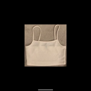 Vit topp, stl. M - Vit topp, stl. M, fint skick 