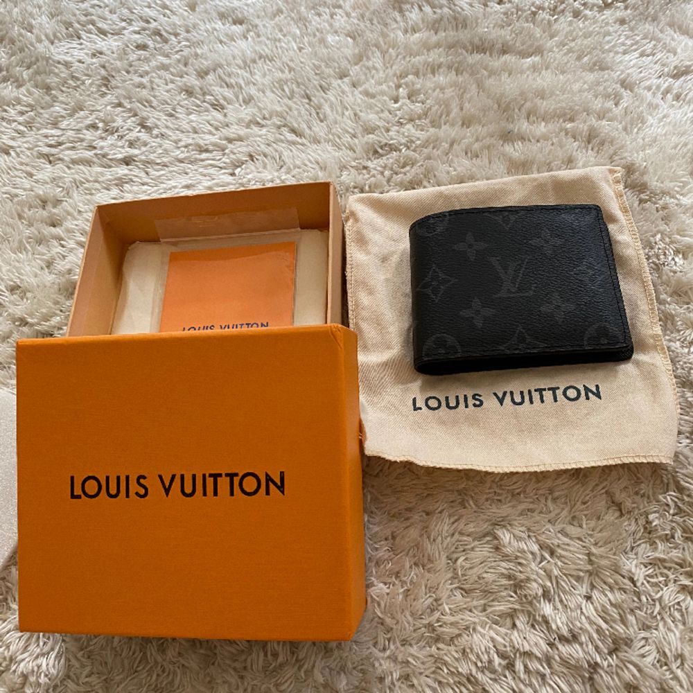 Svart Plånbok - Louis Vuitton | Plick Second Hand