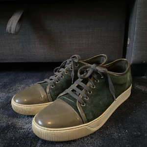 Lanvins - Säljer nu mina lanvins för 1899kr nypris 4300kr, vid någon fundering eller ifall du skulle vilja ha mer bilder är det bara att skicka ett pm, det är självklart äkta.