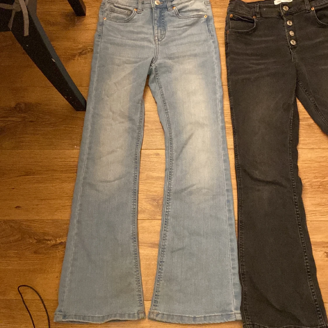 Utsvängda jeans - 91