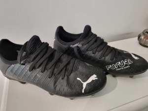 Fotbollskor storlek 37 - Fotbollskor barn Puma, ny skick storlek 37. 