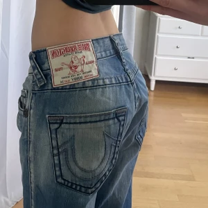 true religion jeans - använd köp nu! midja:86 innerben:84 ytterben:107💋