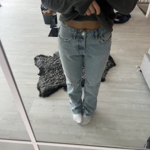 Mid waist jeans - Supersnygga blåa jeans från zara i mycket bra skick